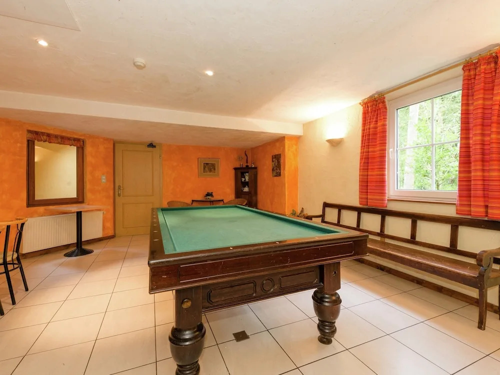 Glorious Holiday Home in Wéris with Hot Tub