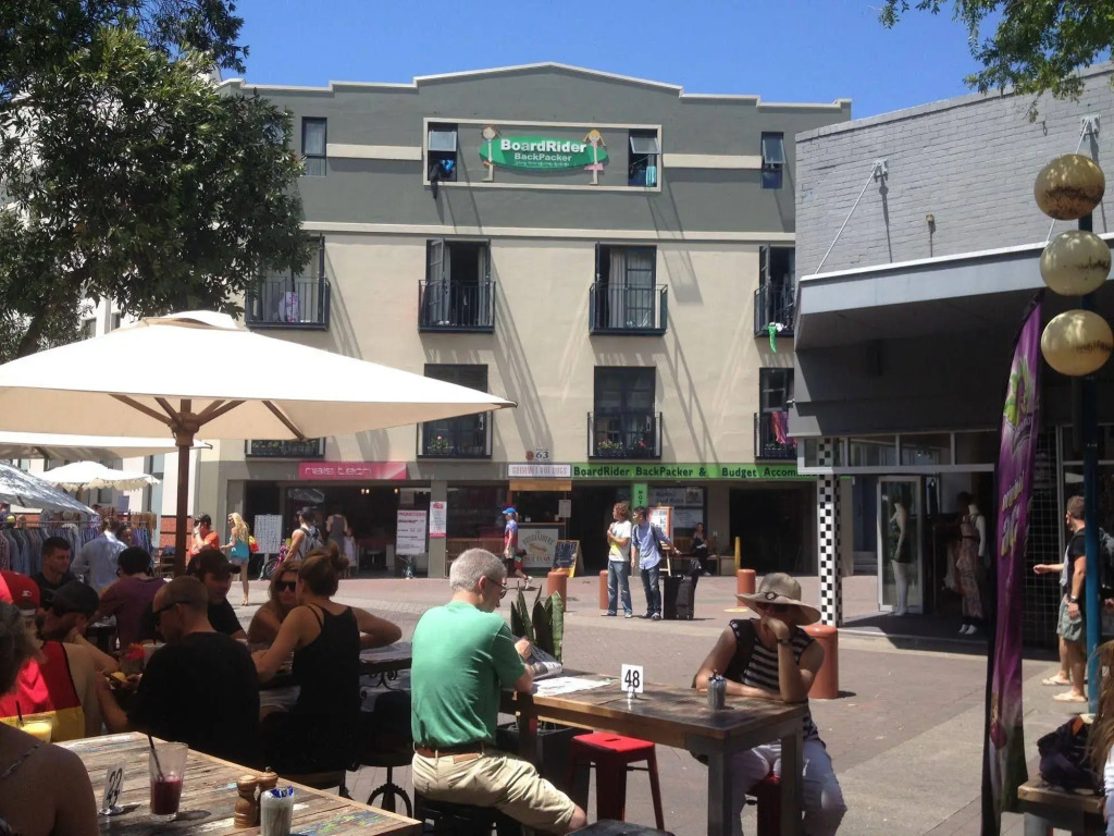Boardrider Backpackers and Budget Motel