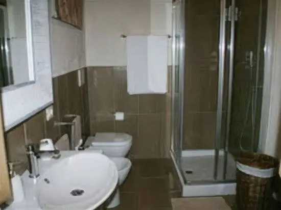 Residenza Fra Le Torri - Charme & Art Gallery Home