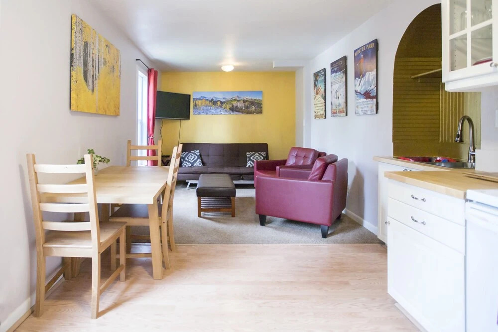 Solarium International Inn & Hostel