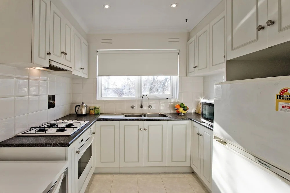 Elwood Seaside 2 Bed Retreat