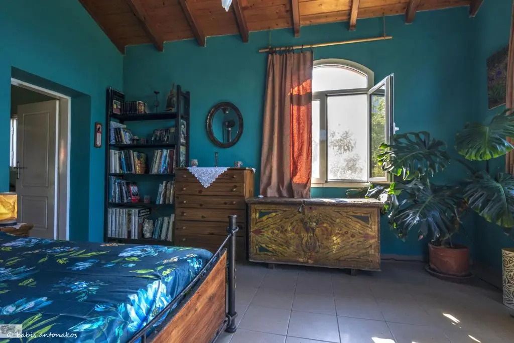 Strongilos Homestay