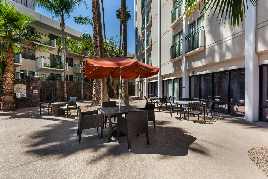 DoubleTree by Hilton Phoenix Midtown