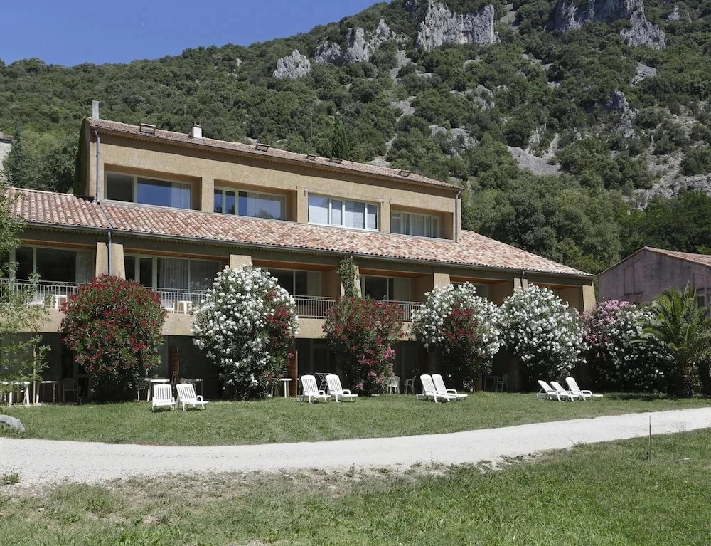Trio Retreat in Vallon-pont-darc