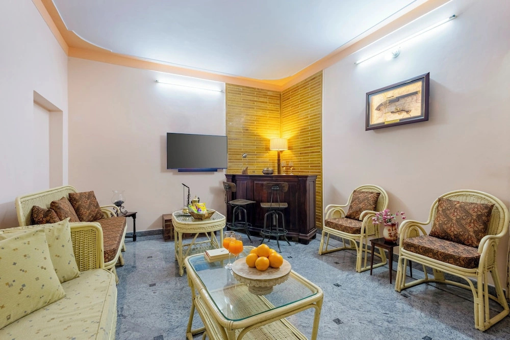 Alaya Stays Abhimanyu Mansion Topaz 2BHk