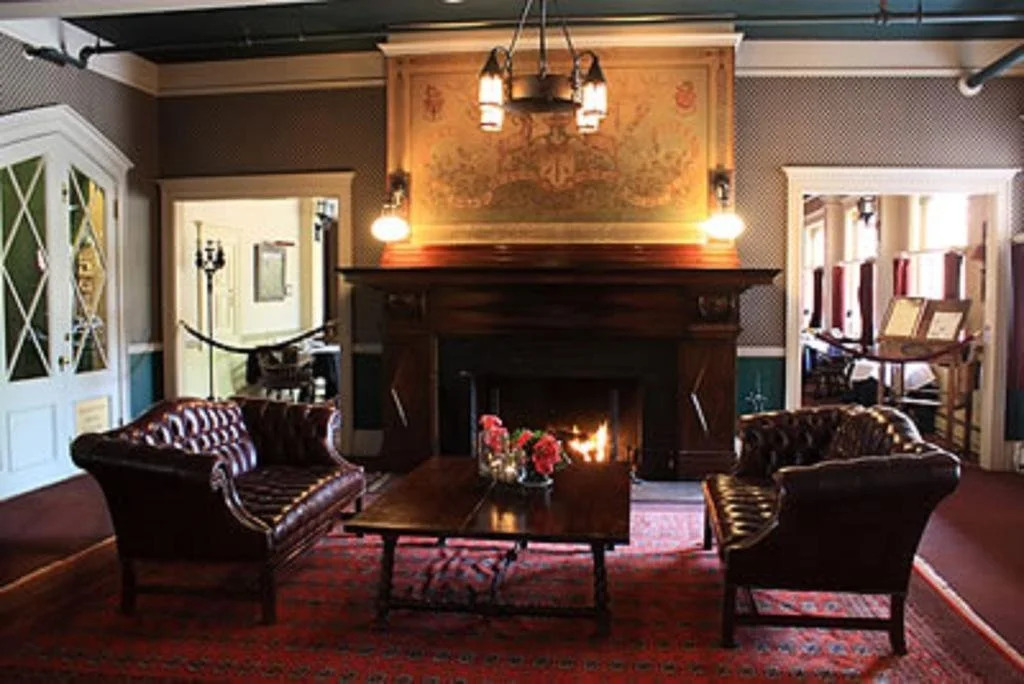 The Historic Redstone Inn