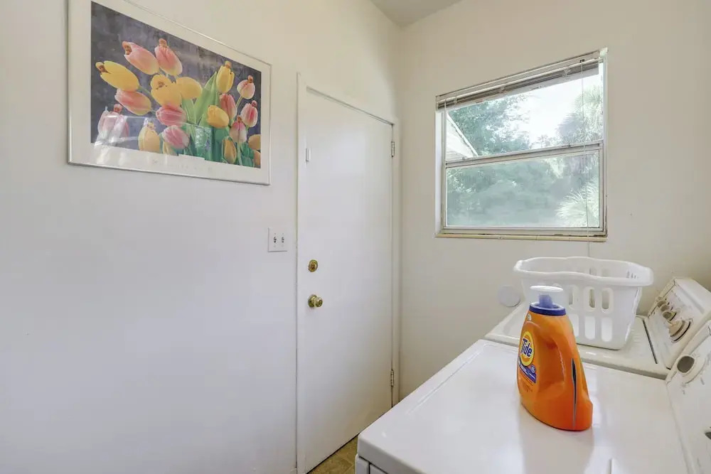 Walk to Food & Art: Condo in Historic Riverside