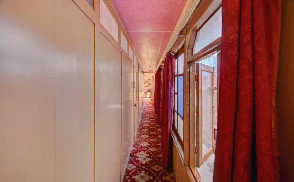 Oyo 6410 Amina Houseboat