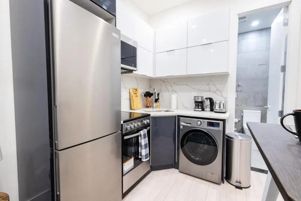 317-1a New Modern 1BR W D Walk to Central Park