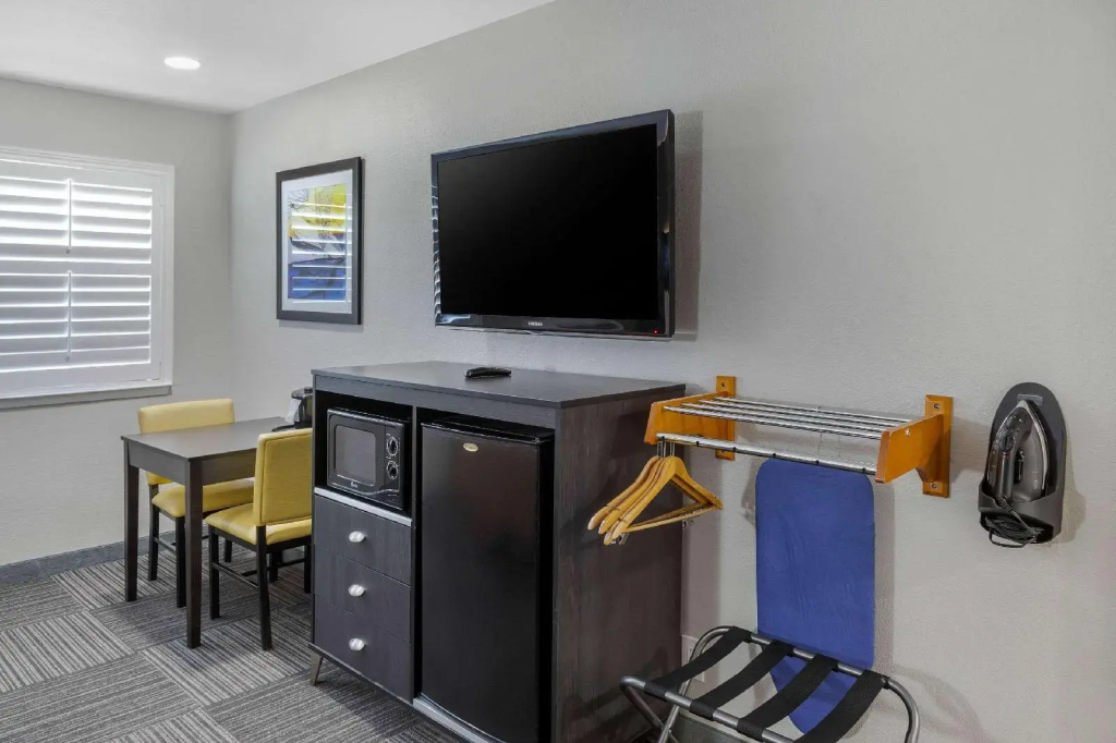 Quality Inn Kettleman City near Hwy 41