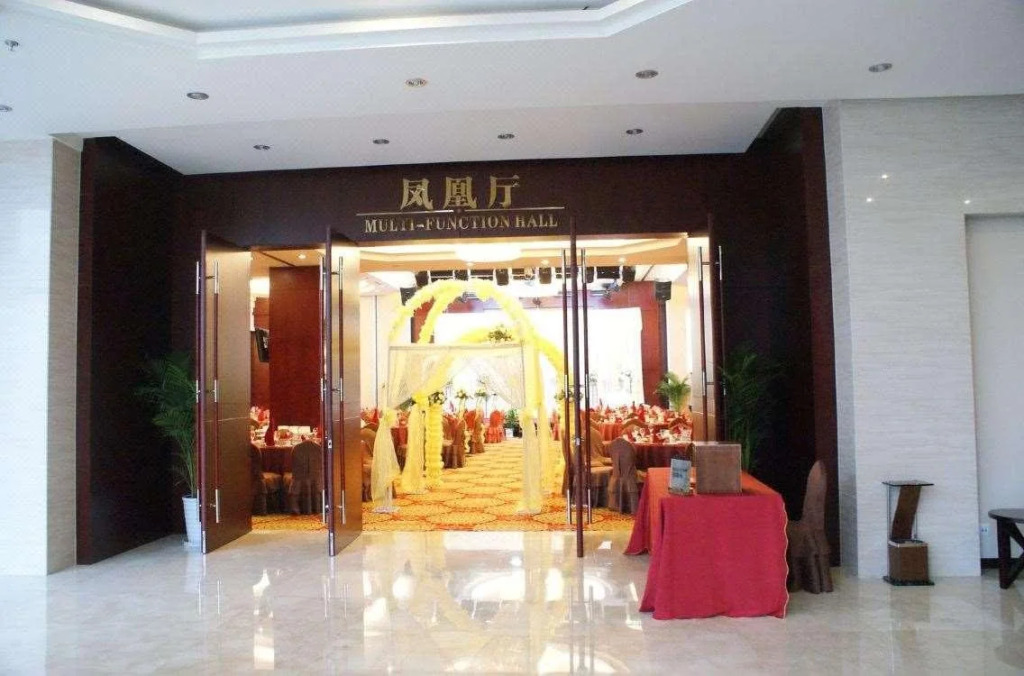Grand Hoya Hotel
