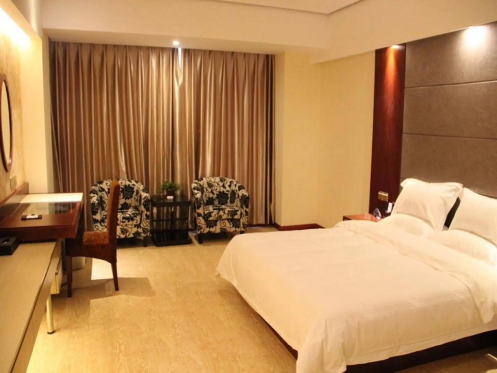 GreenTree Inn Nantong Tongzhou Shiji Avenue Jianghaihuangdu Express Hotel