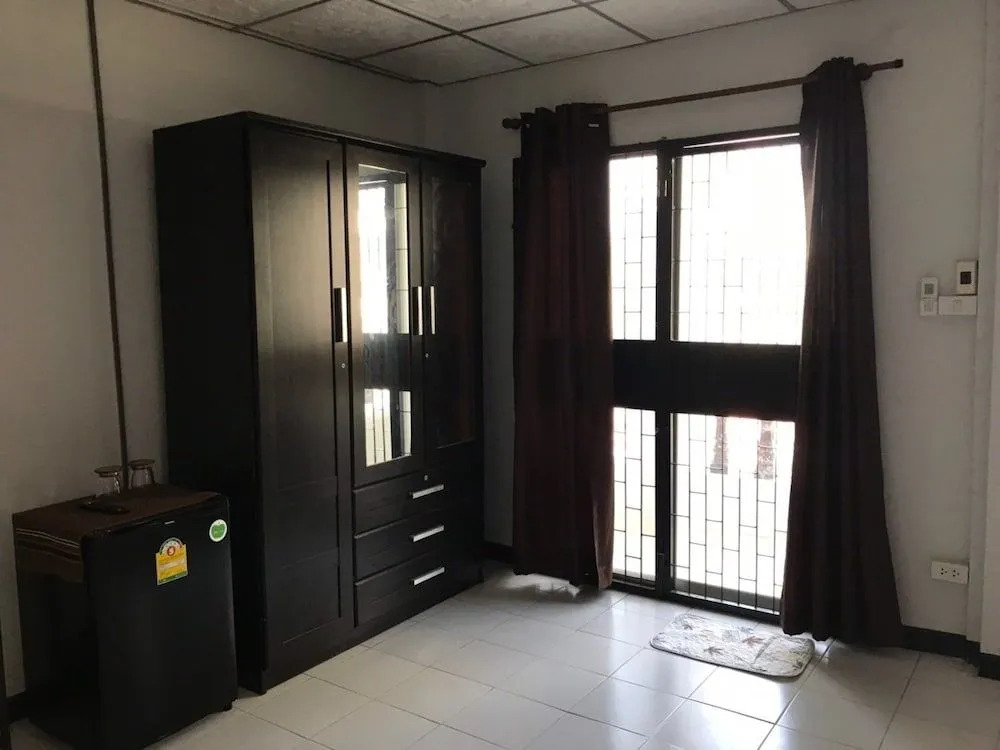 J Room Bangsaen