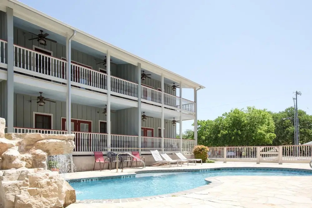 Parker River Haus Vg106 3 Bedroom Condo by RedAwning