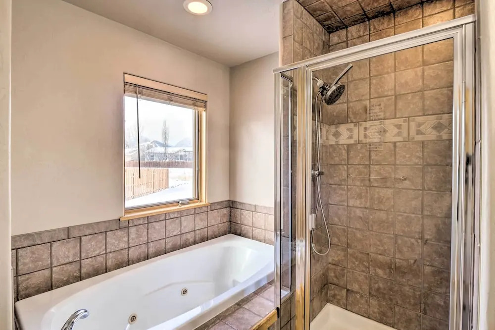 Charming, Spacious & Pet-friendly Buena Vista Home