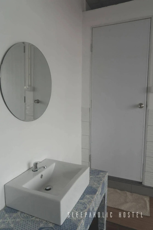 Sleepaholic Hostel