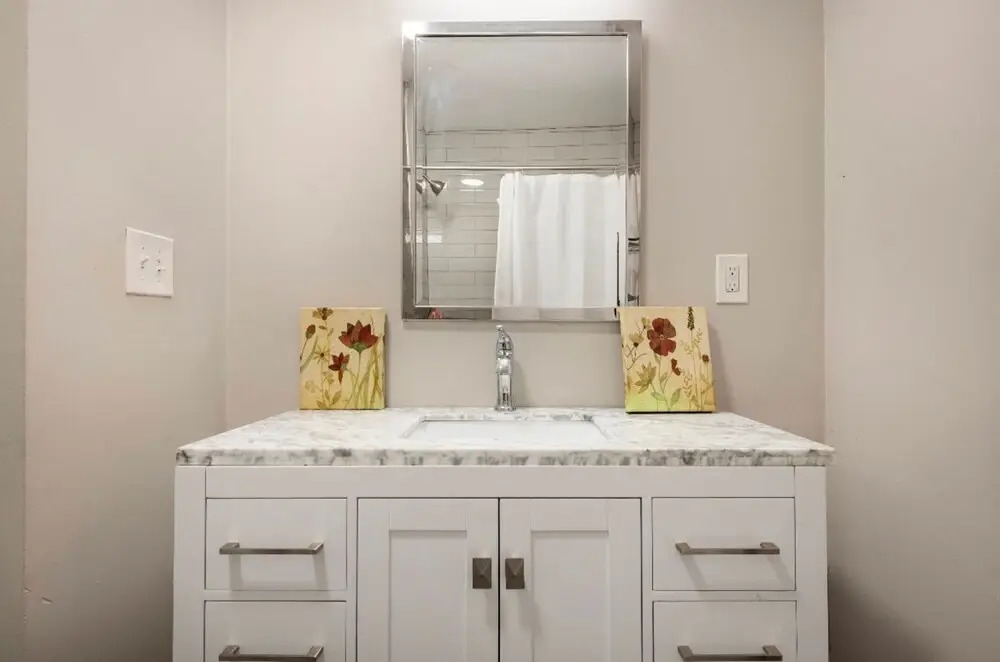 Charming Fully-renovated Bungalow
