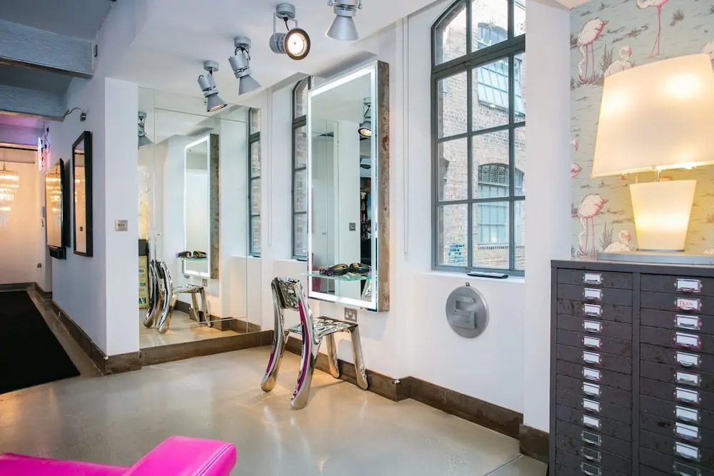 Modern 3 Bedroom Apartment In Soho