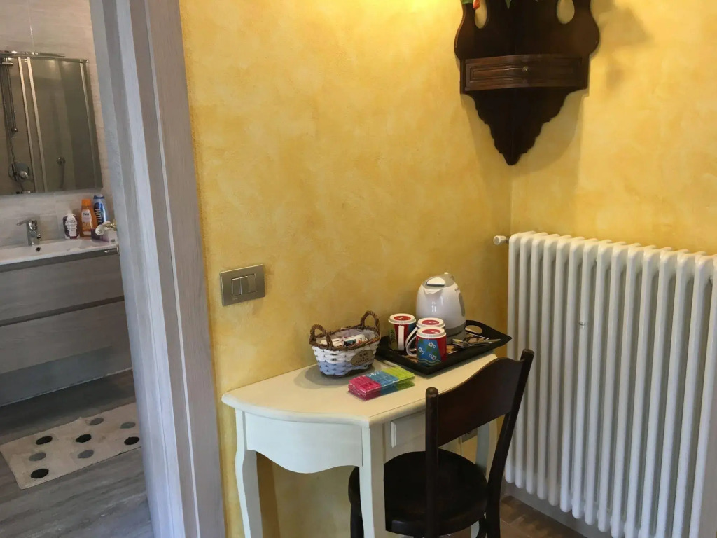 Hotel Diffuso Il Portichetto sulla collina a Vezio Perledo