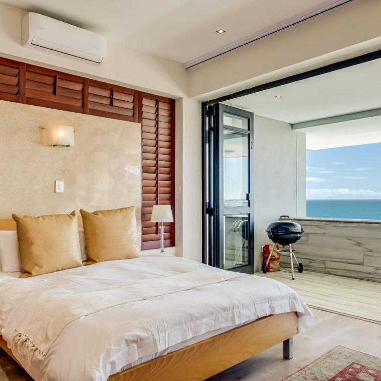 Private Holiday Apartment w Pool and Views Bali E