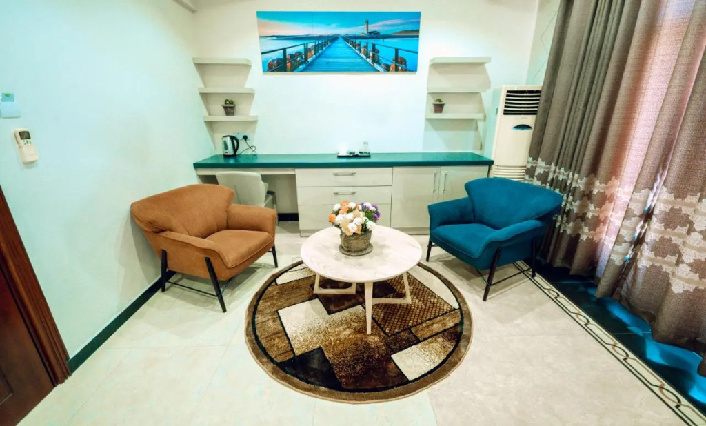 Lantana Hotel