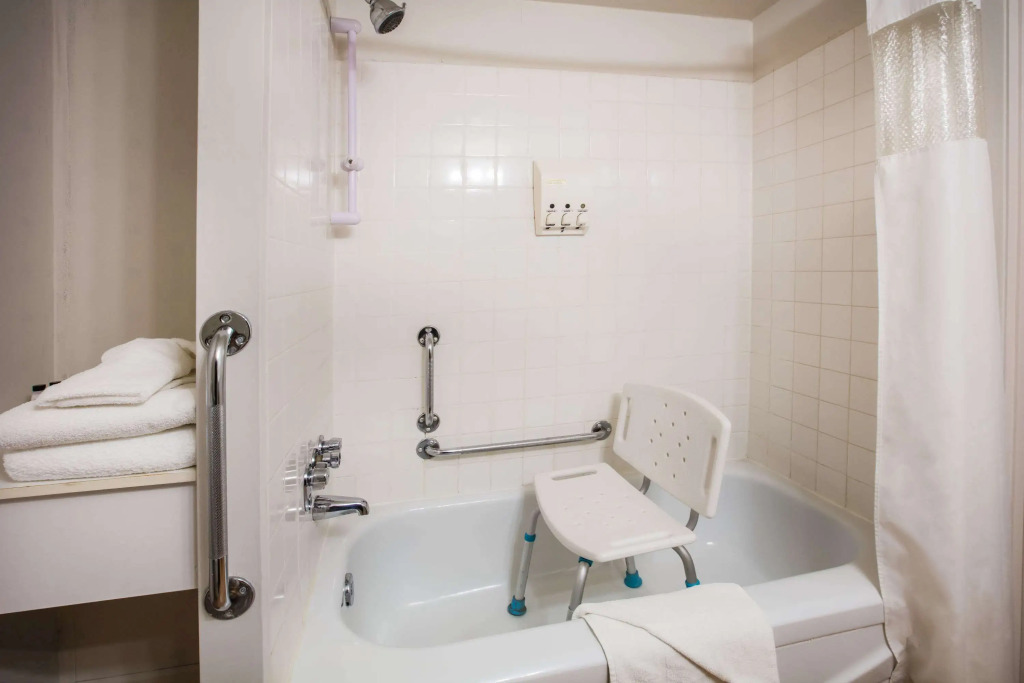 Howard Johnson Hotel - Victoria