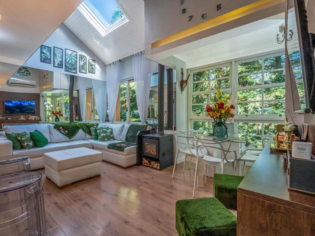 Apartamento Bela Floresta Gramado-RS Sossego na NATUREZA! Ótima LOCALIZAÇÃO LAGONegro 500m - com LAREIRA - 02 Quartos para FAMILIA em CONDOMINIO FECHAD0, cozinha completa com GARAGEM e portaria 24h - PETFRIENDLY
