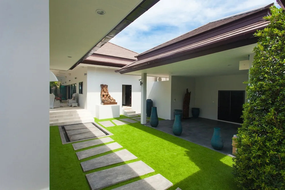 Celine Villa