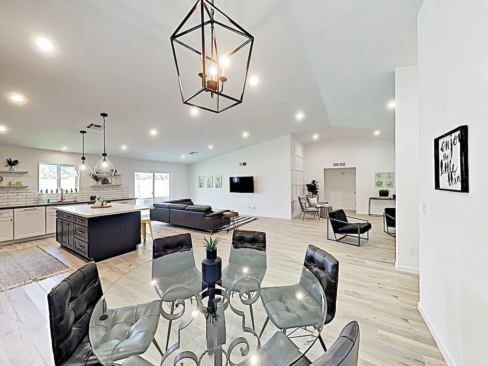 New Listing! Upscale Gem W/ Great Central Location Home