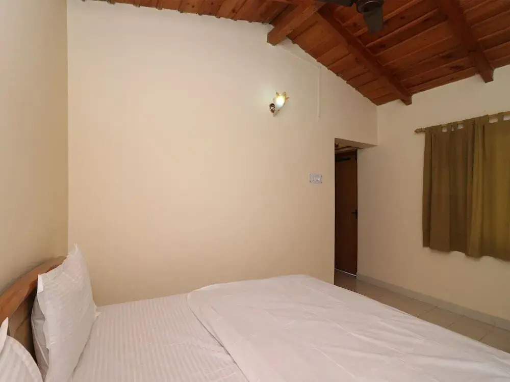OYO Home 13666 Modern 3BHK