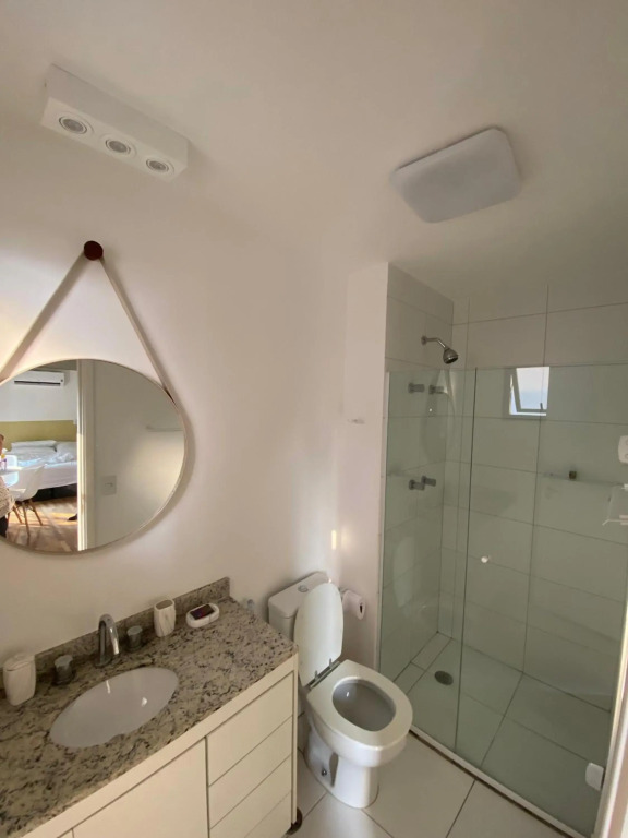 85 New studio w balcony, fast wifi and movie screen!