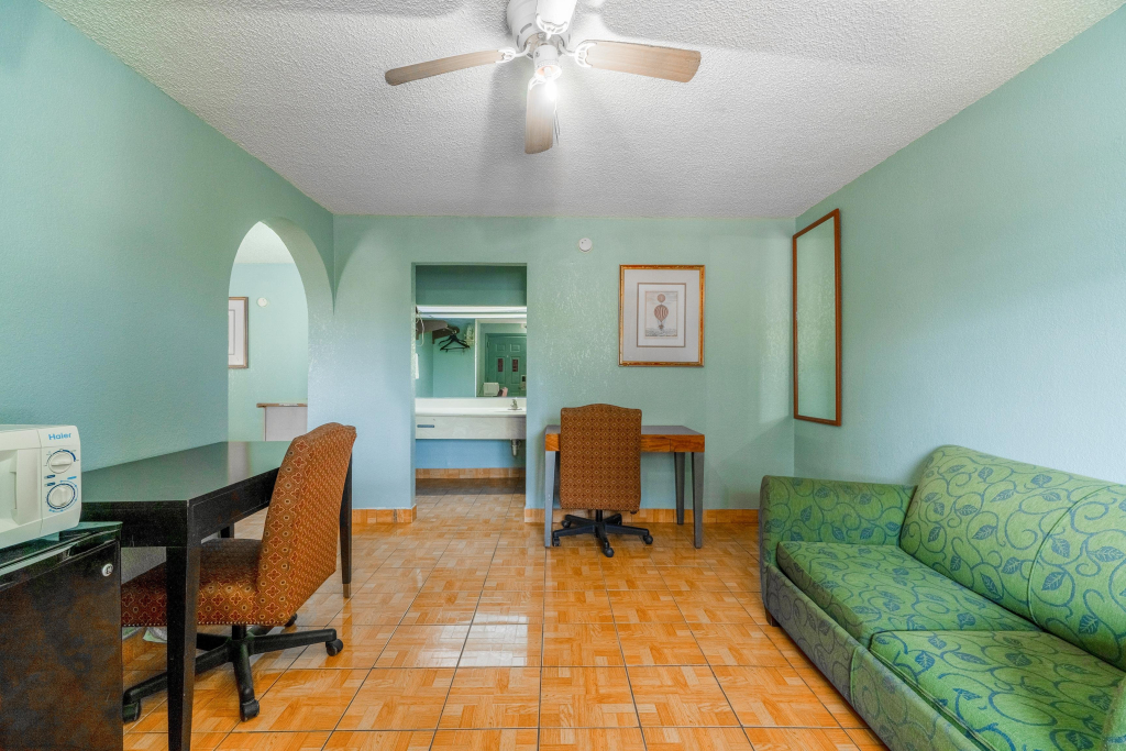 Lone Star Inn & Suites by OYO Harlingen TX