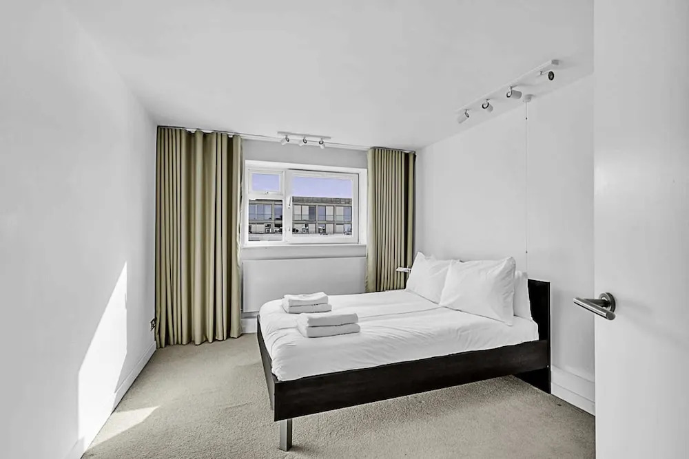City Relay Radiant Chelsea Flat With City View