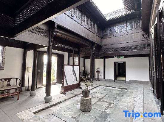 Qiushuiyuan Hotel