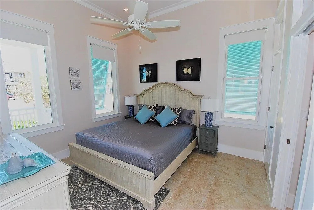 Coastal - Private Home Close To Beach & Bay 2 Bedroom Home by RedAwning