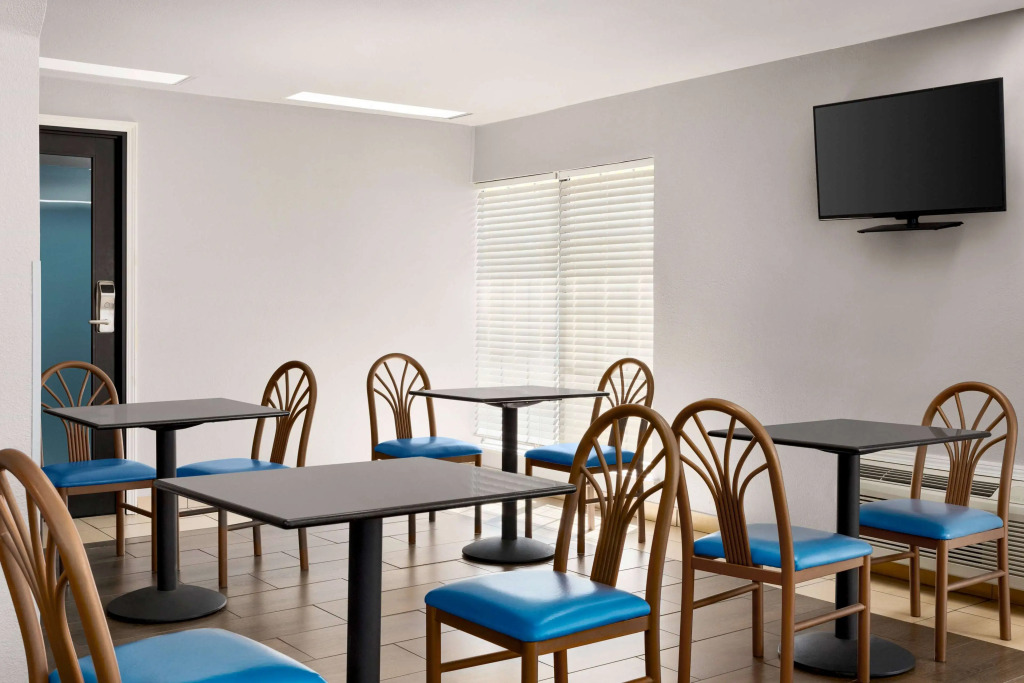 Days Inn by Wyndham Fulton