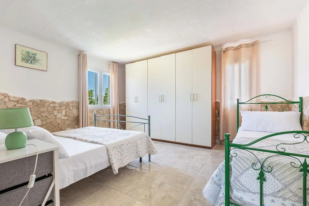 1136 Villetta Paola by Barbarhouse