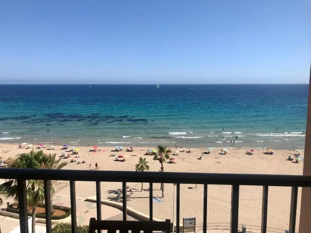 Apartamento frente al mar en Calpe con parking para 4 personas