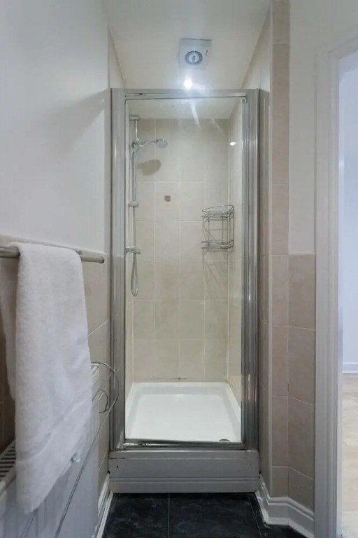 Leeds Townhouse Apartments 7 Beds in 4 Bedrooms