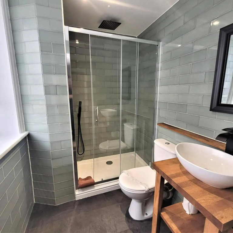 New County Hotel & Serviced Apartments by RoomsBooked