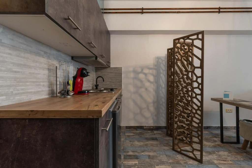 Amazing Apartments @ Aiolou Str