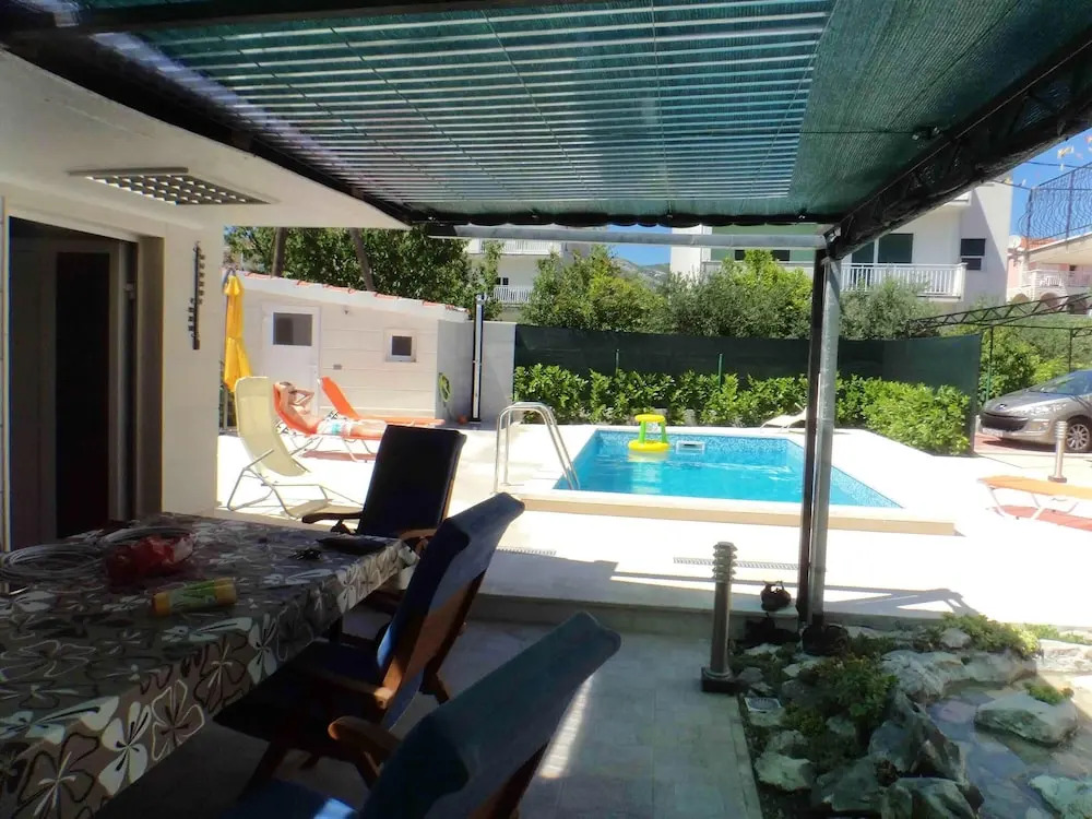 Apartment With one Bedroom in Kaštel Štafilic, With Pool Access, Enclo