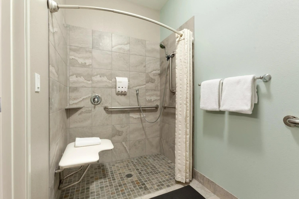 Best Western PLUS Peppertree Inn at Omak