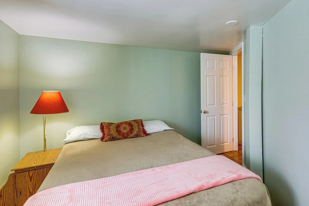 Near Trails! Riverside 2-unit Combo in Franklin