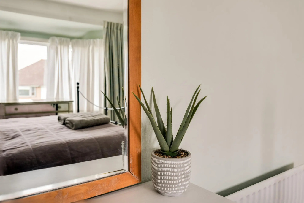 Cheerfull 3-bedroom Home With Parking Garden