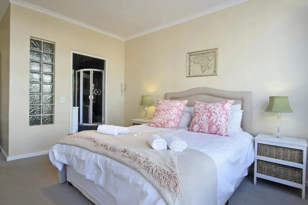 Berkeley Square Apartment