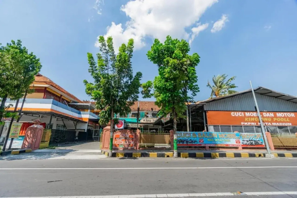 Hotel O Central Madiun Near Stasiun Kota Madiun