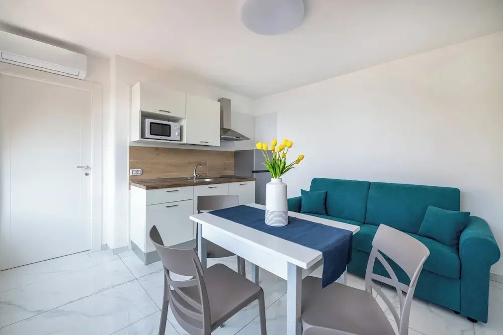 Maelle Apartments