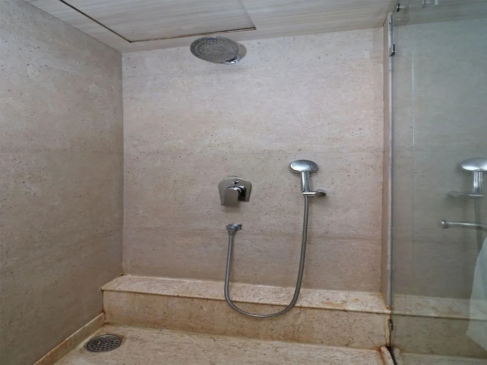OYO 12077 Grand Bhabendra Alay