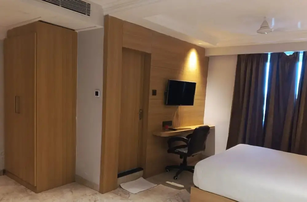 Luxus Inn Hotel